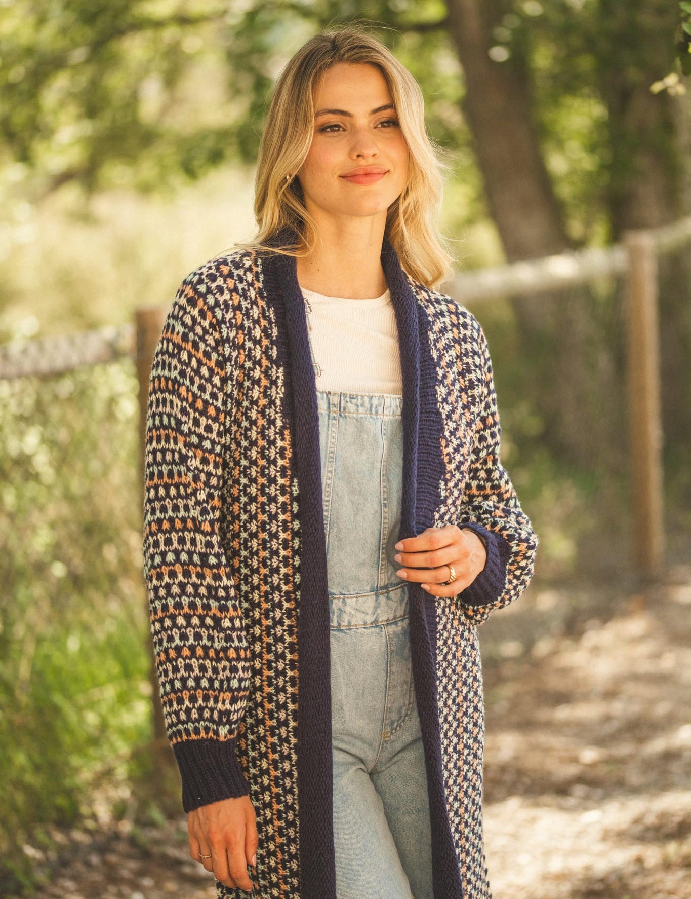 Eleganter Damen Cardigan mit modernem Jacquardmuster – Perfekt für Herbst & Winter - Blossom Hair & Fashion